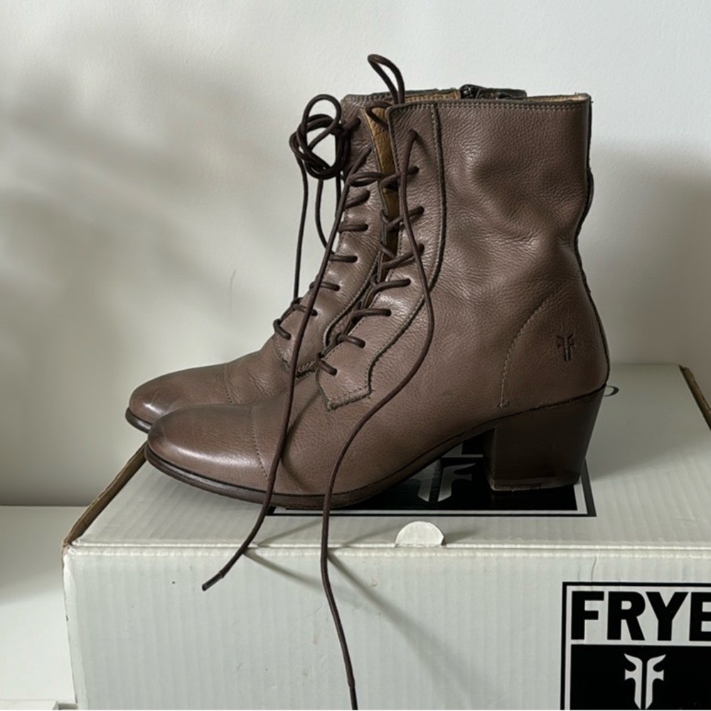 FRYE Courtney Lace Up